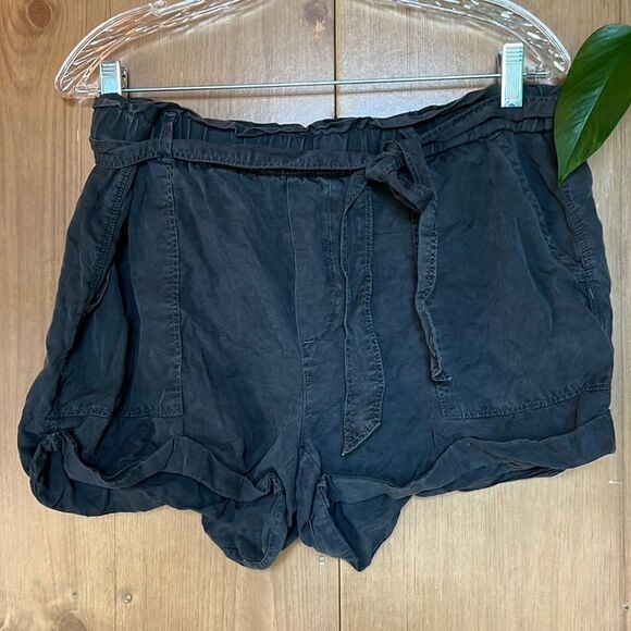 Aerie belted tie-waist shorts Size M, 3” inseam - Picture 1 of 3